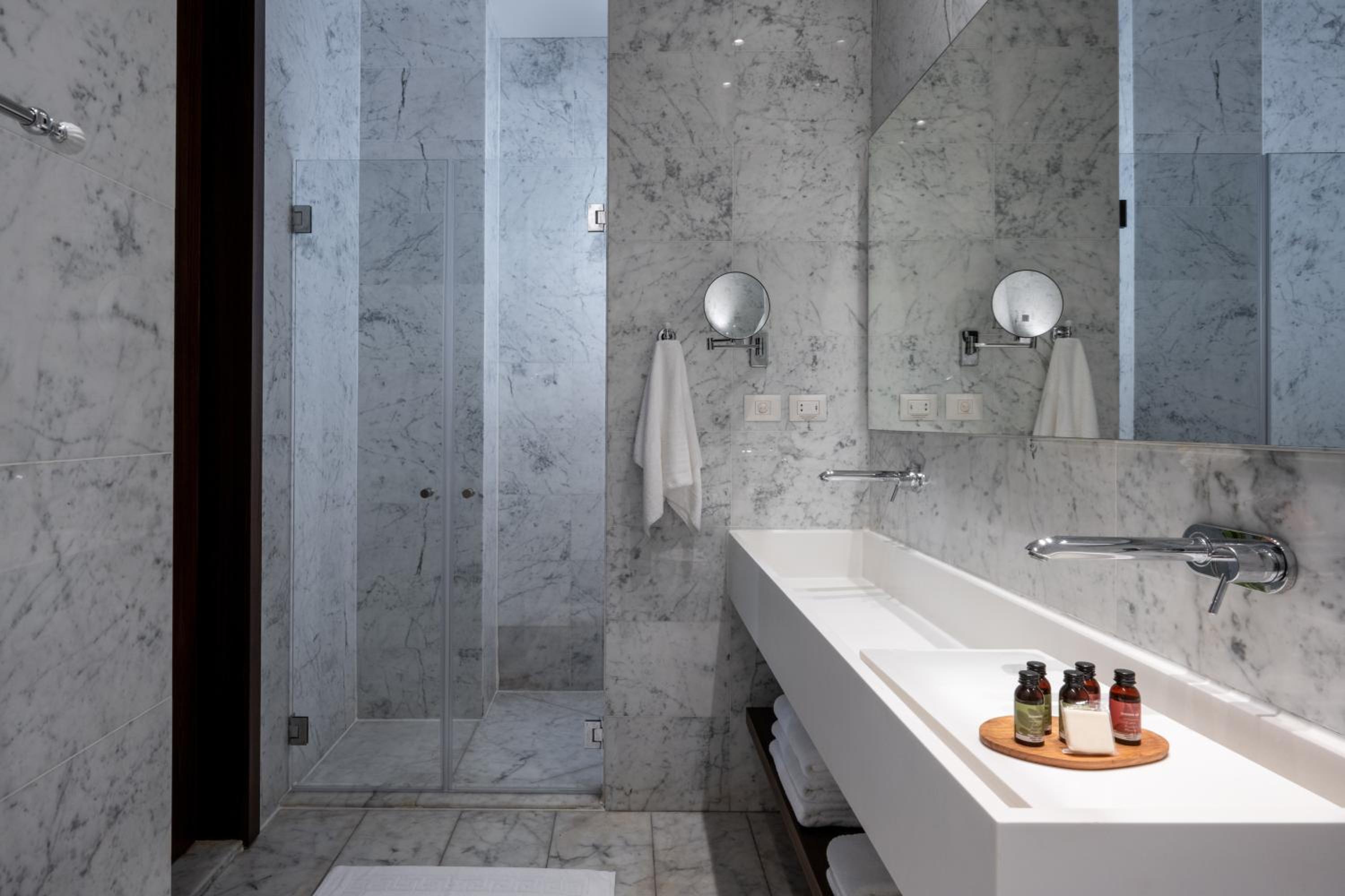 hotel indigo tel aviv diamond district by ihg