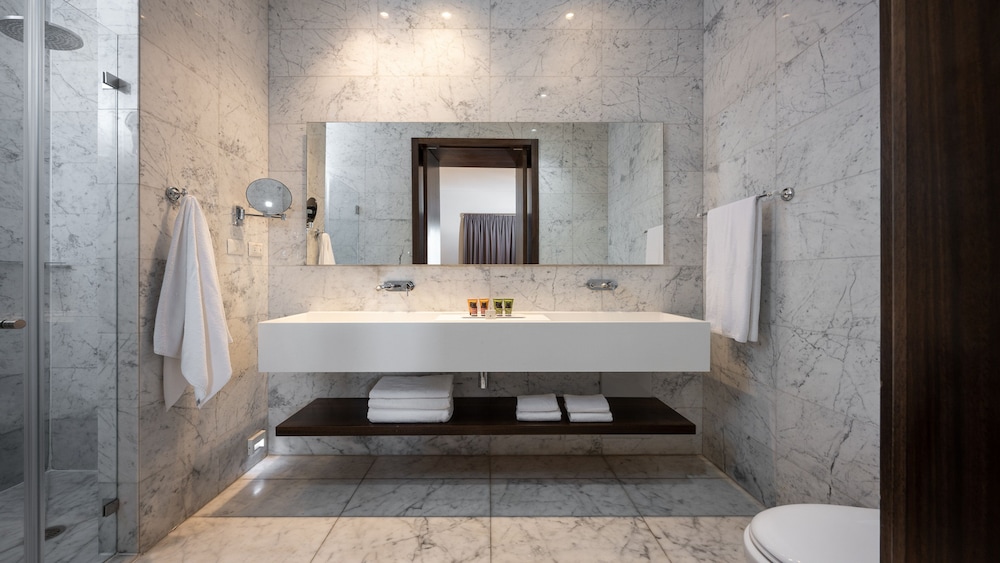 hotel indigo tel aviv diamond district by ihg