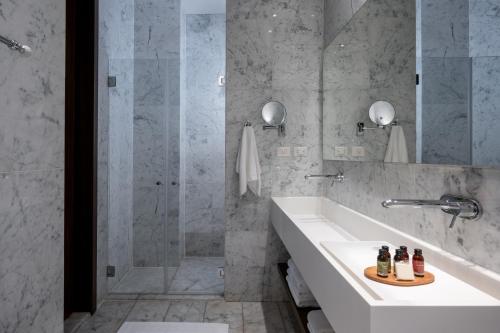 hotel indigo tel aviv diamond district by ihg