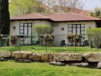 Shoresh Green Hills Family Suites Hotel,In The Mountains,3 star