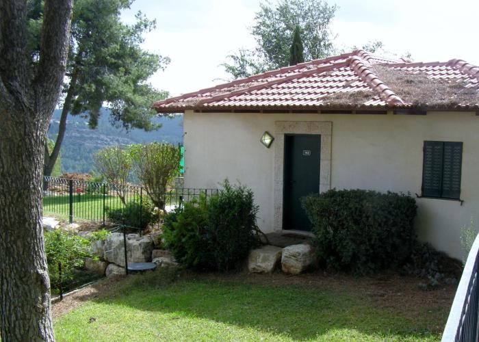 shoresh green hills family suites hotel