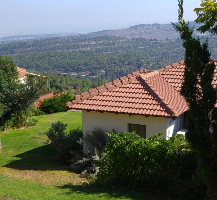 shoresh green hills family suites hotel