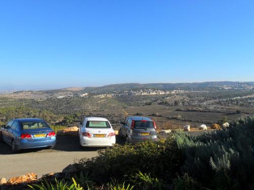 shoresh green hills family suites hotel