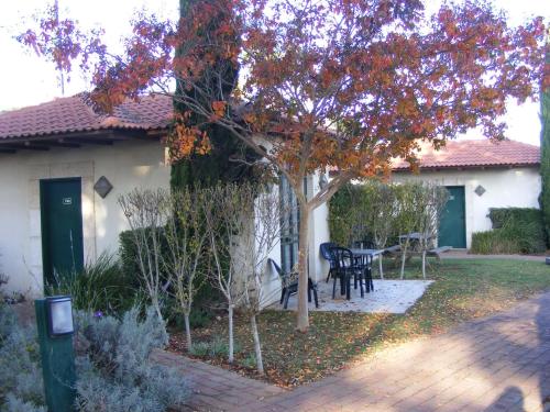 shoresh green hills family suites hotel