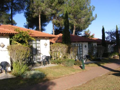 shoresh green hills family suites hotel