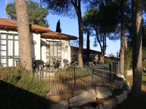 shoresh green hills family suites hotel