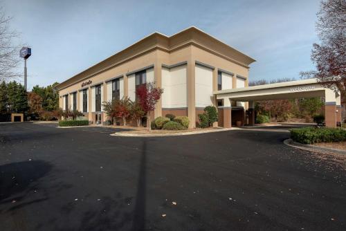 hampton inn commerce