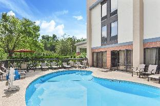 hampton inn commerce