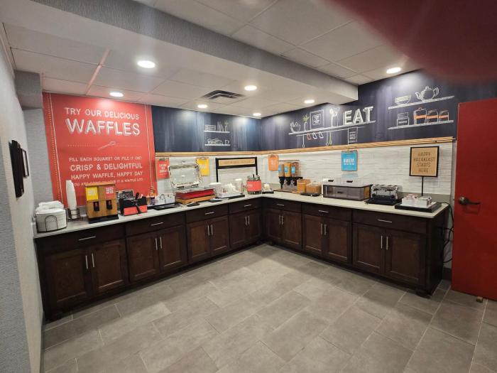 hampton inn commerce