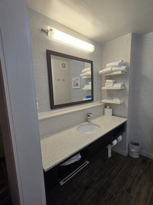 hampton inn commerce