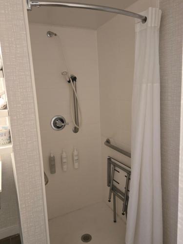 hampton inn commerce