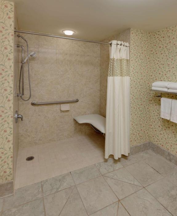 hampton inn and suites columbus polaris