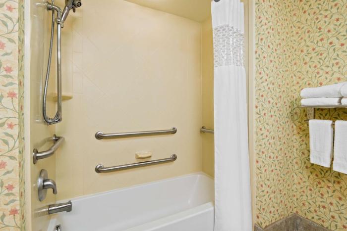 hampton inn and suites columbus polaris
