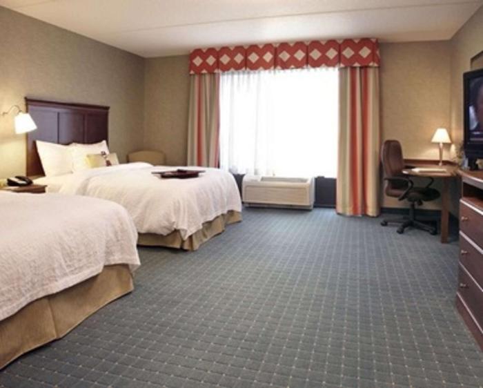 hampton inn and suites columbus polaris