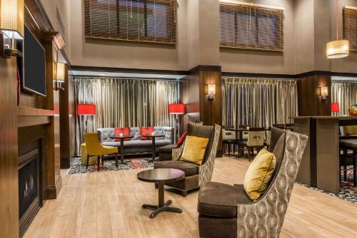 hampton inn and suites columbus polaris
