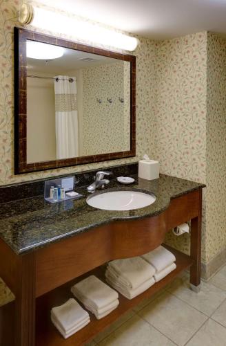hampton inn and suites columbus polaris