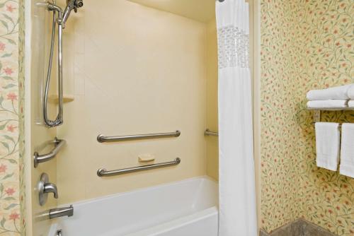 hampton inn and suites columbus polaris