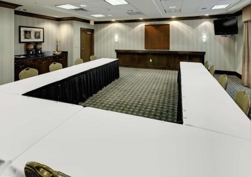 hampton inn and suites columbus polaris
