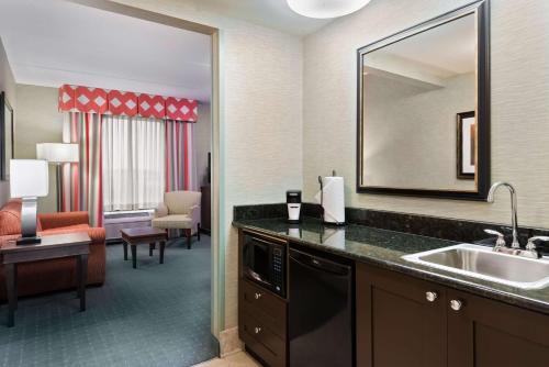 hampton inn and suites columbus polaris