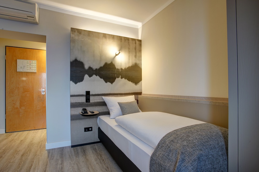 premier inn cologne city centre hotel