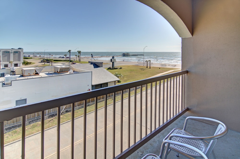spark by hilton galveston