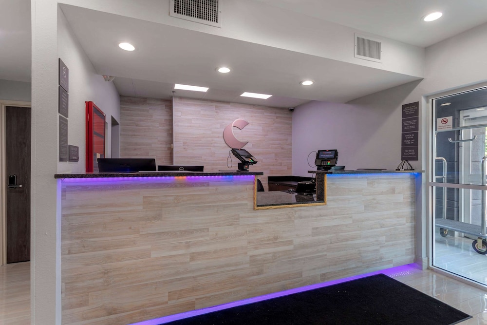 comfort inn and suites