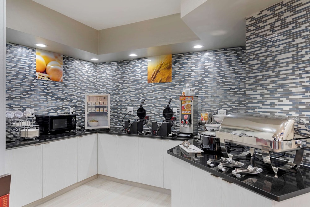 comfort inn and suites