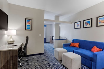 comfort inn and suites