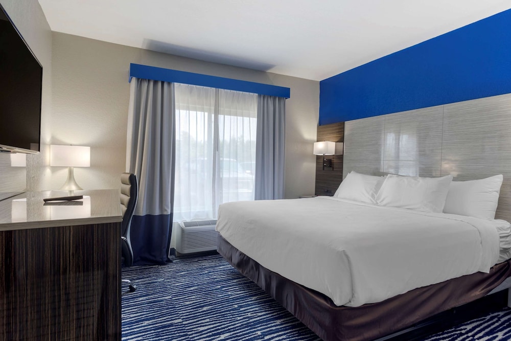 comfort inn and suites