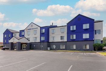 comfort inn and suites