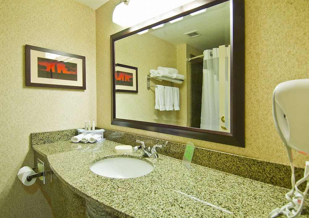 hol inn exp and suites oro valley tucson north