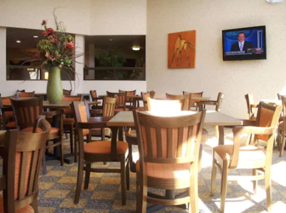 hol inn exp and suites oro valley tucson north