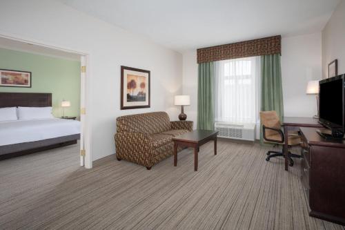 hol inn exp and suites oro valley tucson north