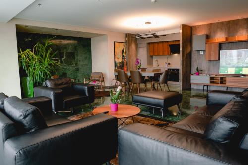 emerald hotel pristina kosovo