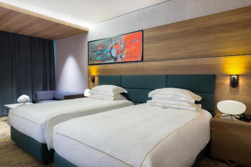 emerald hotel pristina kosovo