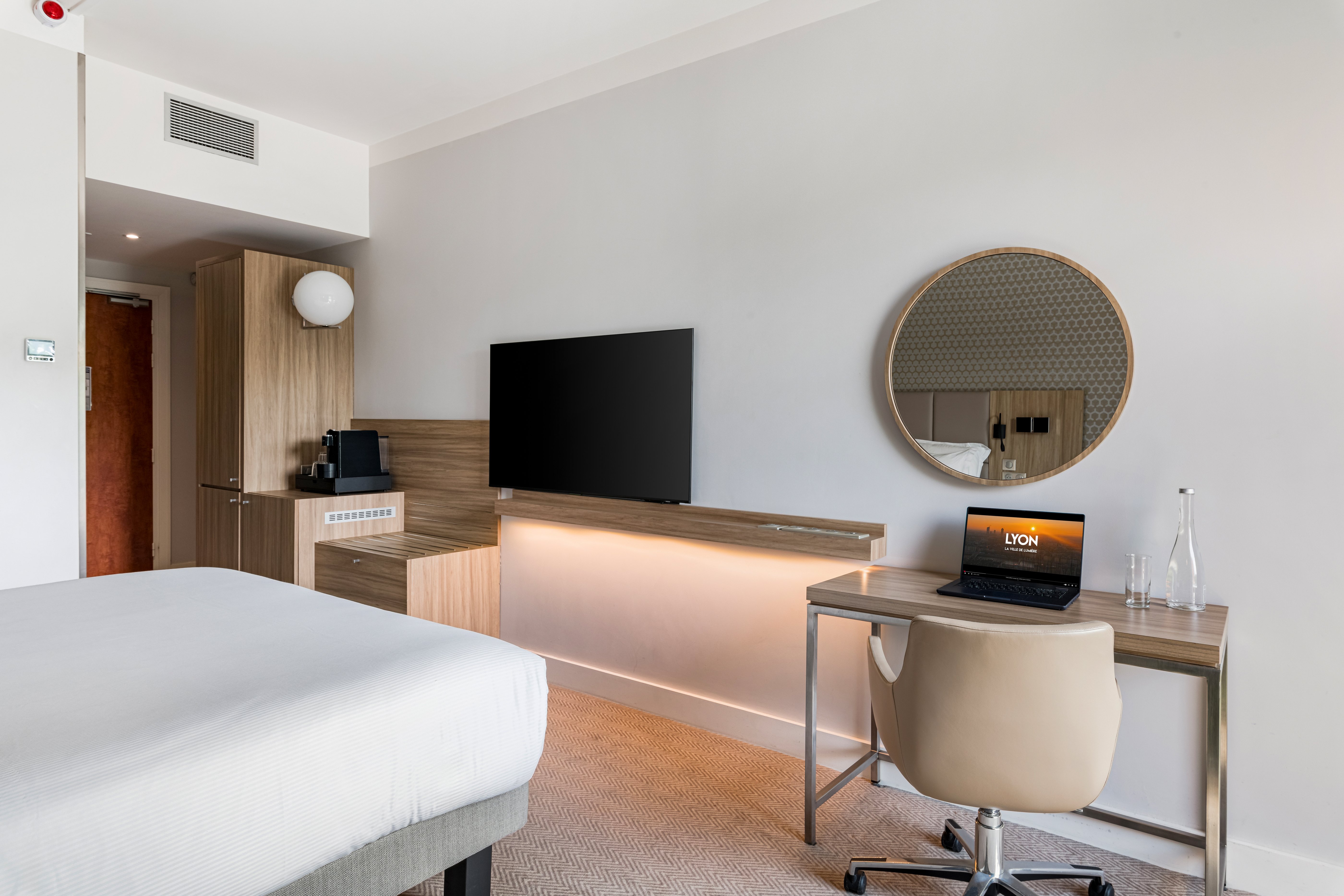 crowne plaza lyon cite internationale