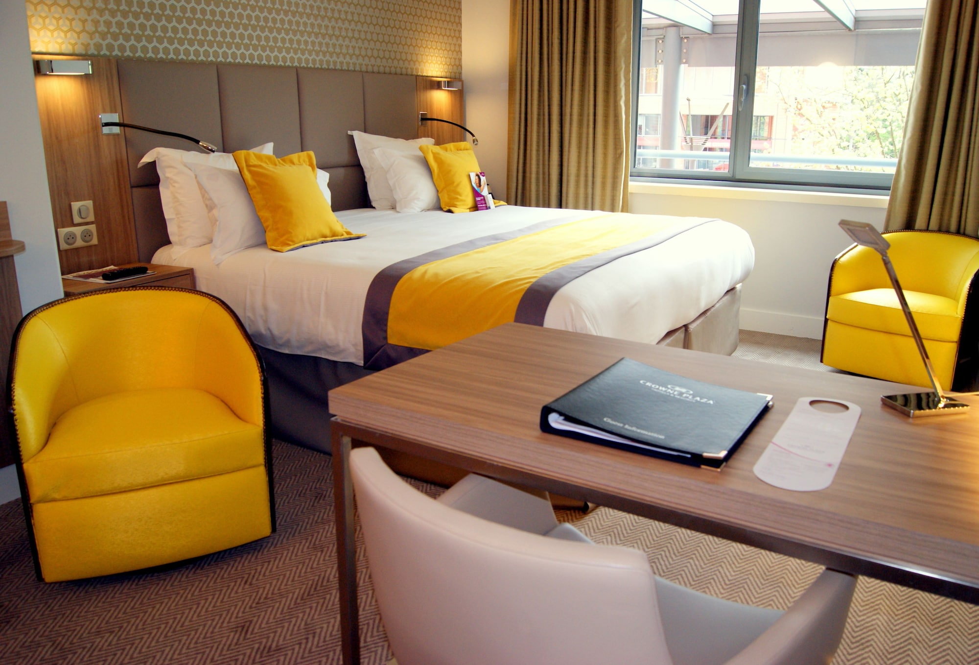 crowne plaza lyon cite internationale