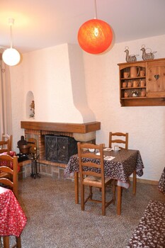 Hotel Du Chateau,Annecy Old Town>>Annecy,2 star