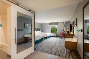 hampton inn and suites herndon reston