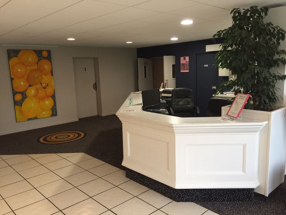 hostellerie saint vincent beauvais aeroport