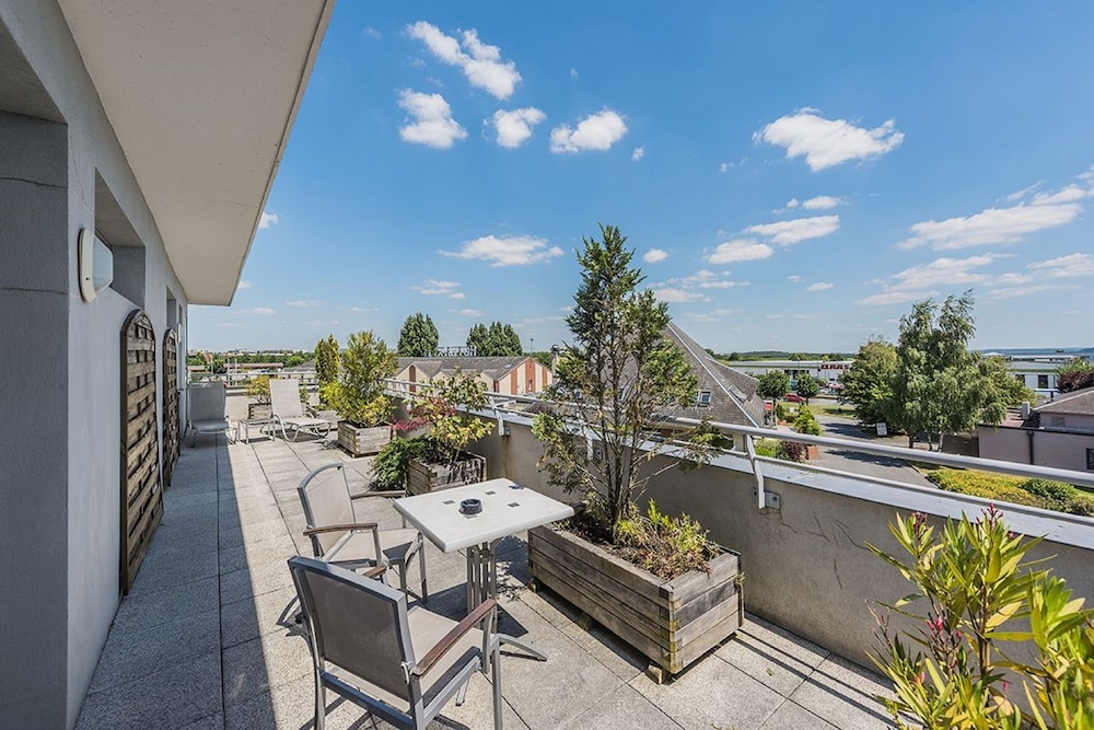 hostellerie saint vincent beauvais aeroport