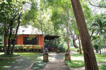 baannamping riverside village