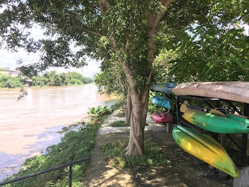 baannamping riverside village