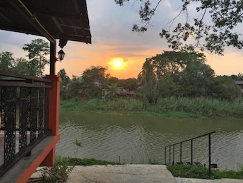 baannamping riverside village