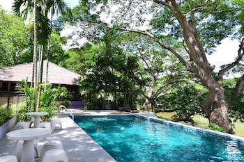 baannamping riverside village