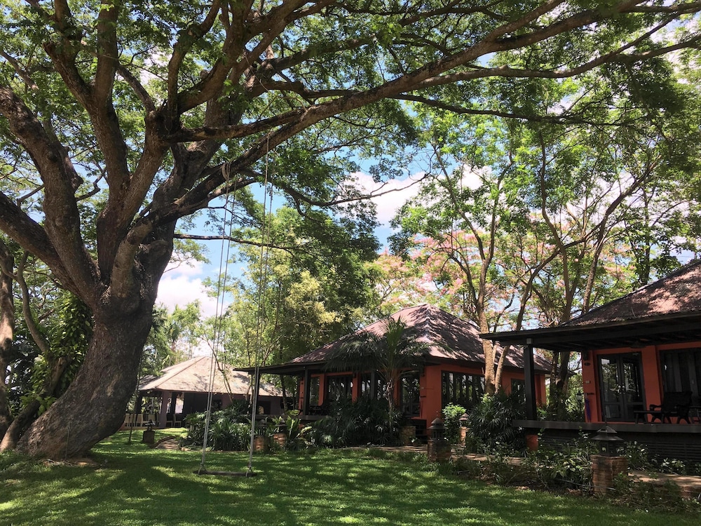 baannamping riverside village