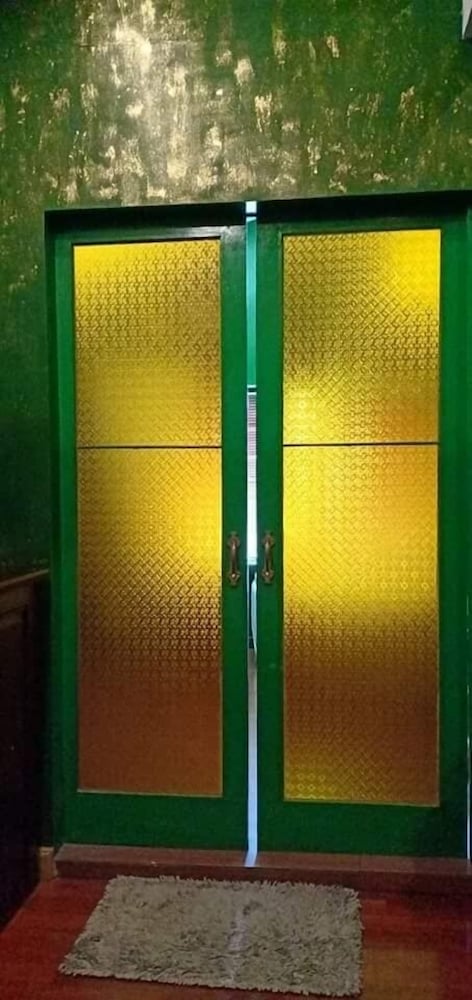 seven senses guest house