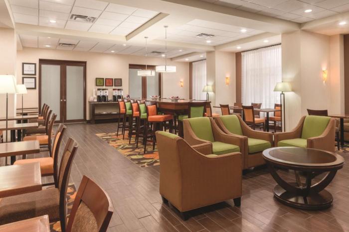 hampton inn by hilton edmonton south alberta canada