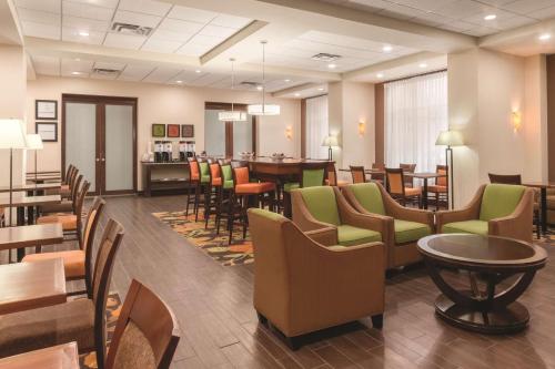 hampton inn by hilton edmonton south alberta canada
