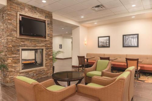 hampton inn by hilton edmonton south alberta canada